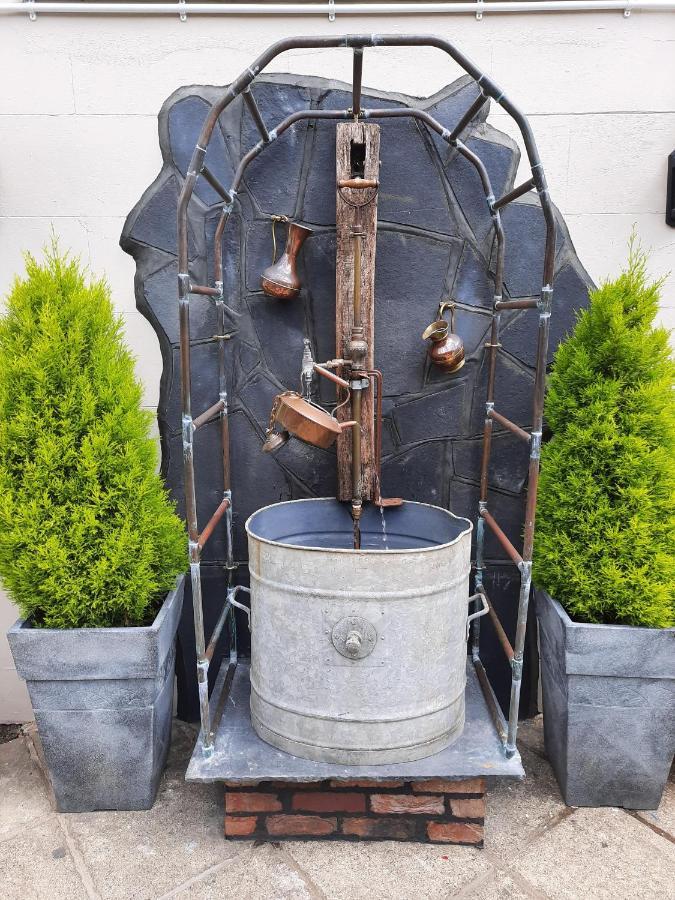 Hotel The Labouring Man Coldwaltham Exterior foto